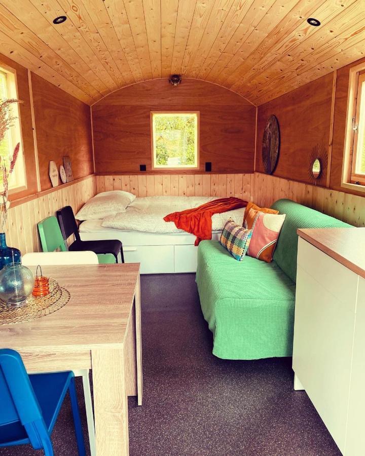 Pipowagens Bij Pannenkoekenrestaurant & Camping De Koppenjan 'Een Uniek Verblijf Met Kinderspeelboerderij' Jubbega-Schurega Exterior photo