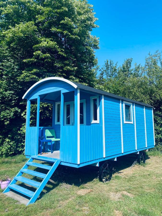 Pipowagens Bij Pannenkoekenrestaurant & Camping De Koppenjan 'Een Uniek Verblijf Met Kinderspeelboerderij' Jubbega-Schurega Exterior photo