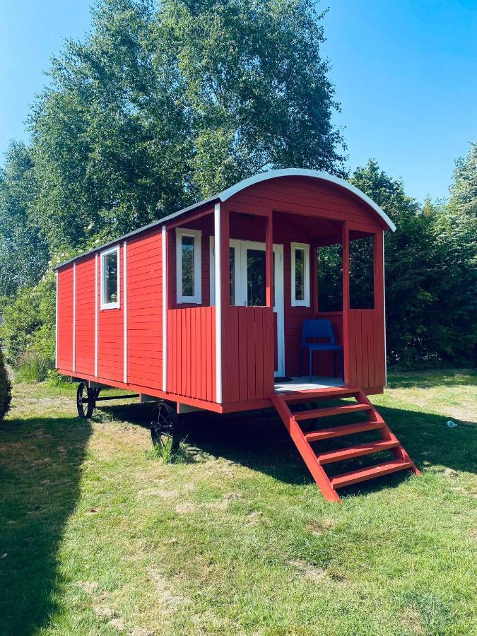Pipowagens Bij Pannenkoekenrestaurant & Camping De Koppenjan 'Een Uniek Verblijf Met Kinderspeelboerderij' Jubbega-Schurega Exterior photo